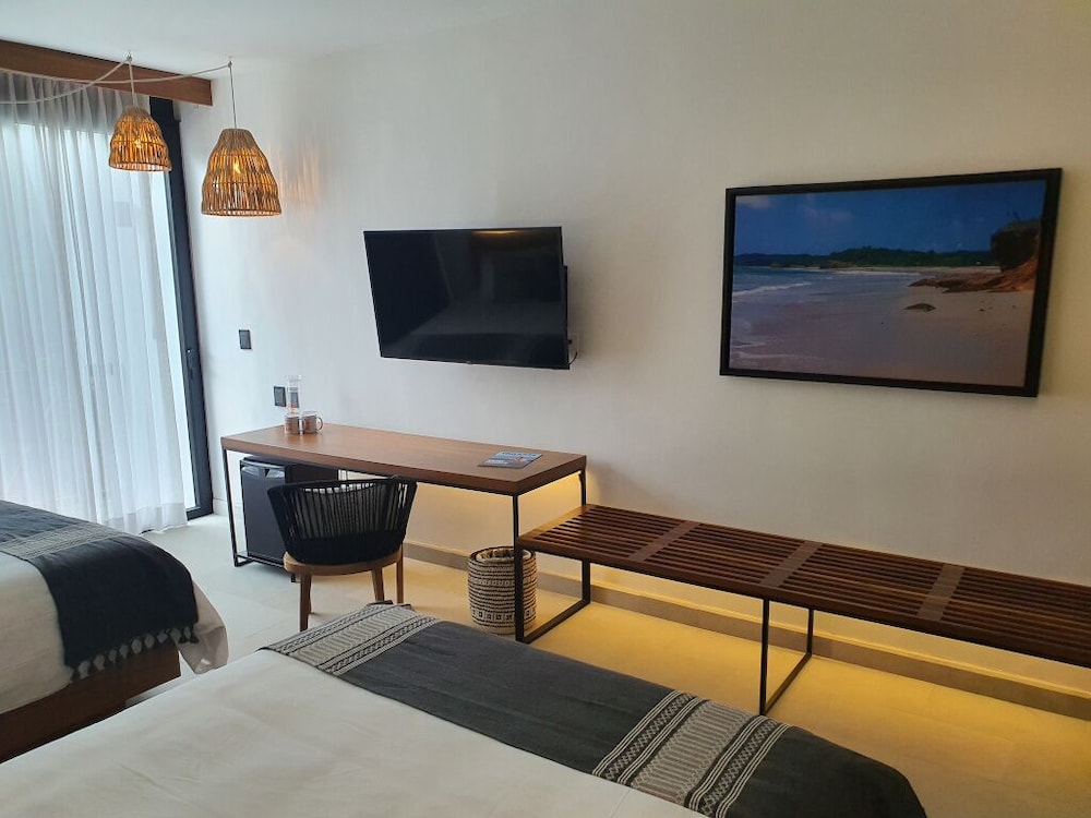 Comfort Double Room, 2 Queen Beds - Photo 14