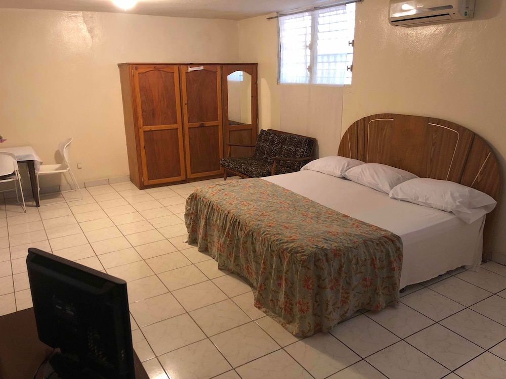 Deluxe Single Room, 1 Queen Bed photo 1