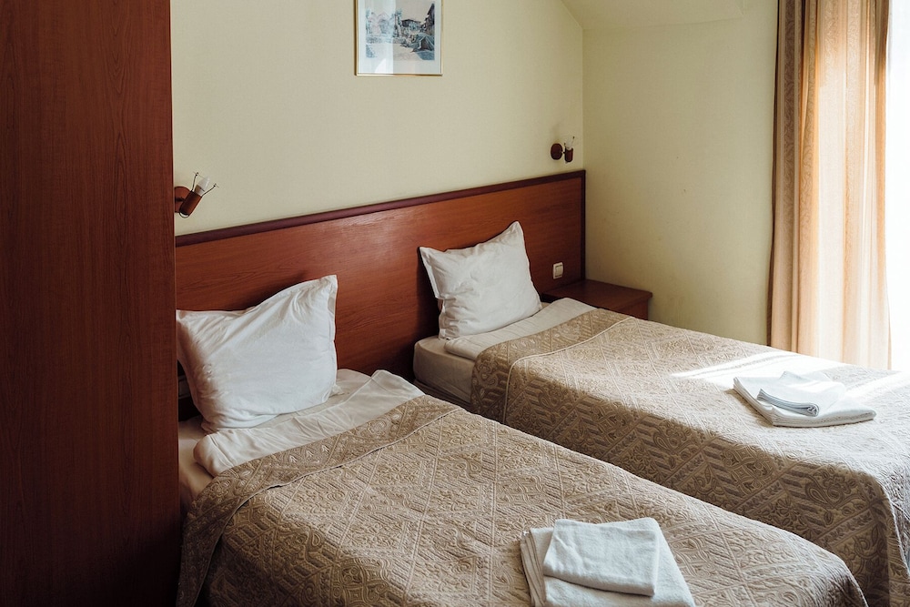 Standard Twin Room, Balcony - Photo 2