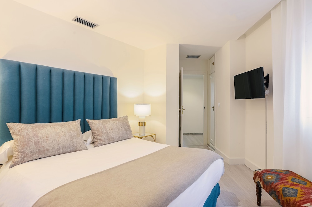 Apartment (4 Bedrooms)