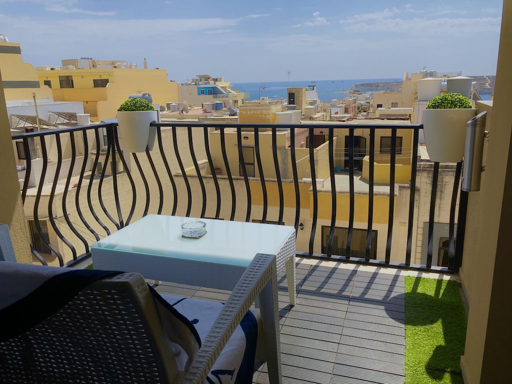 Comfort Apartment, 2 Bedrooms, Sea View