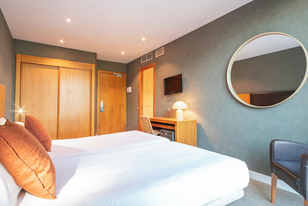 Standard Double or Twin Room - Photo 4