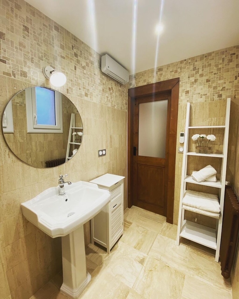 Superior Suite, Private Bathroom, Garden View - Photo 4