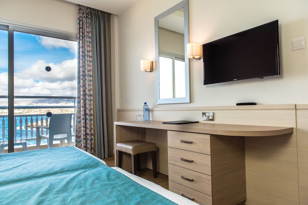 Family Room, Sea View - Photo 6