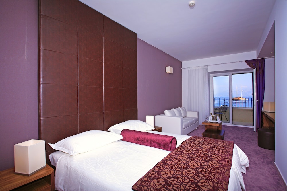 Double or Twin Room, Balcony, Sea View photo 1
