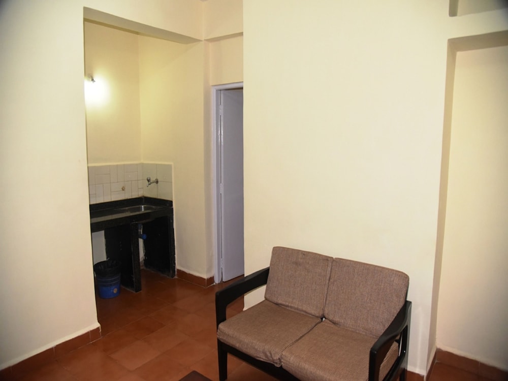 Standard Room (A/C) - Photo 5