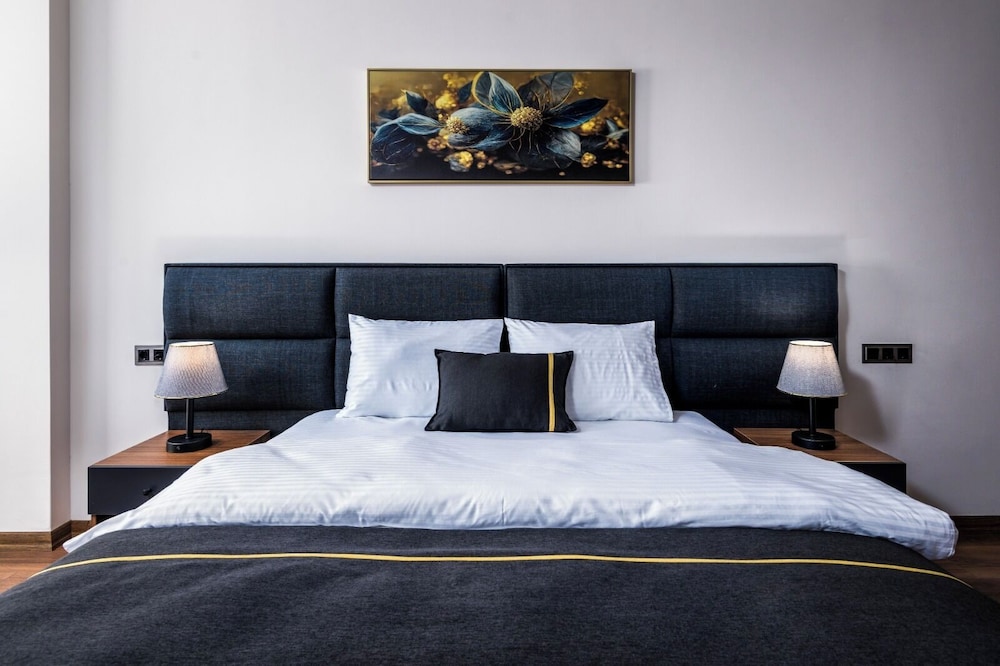 Family Double Room Single Use, Balcony, City View photo 3