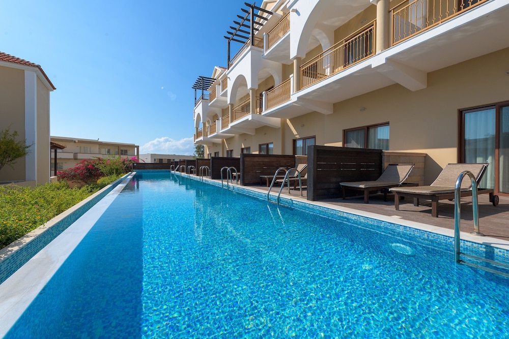 Superior Double Room, Pool Access, Garden View