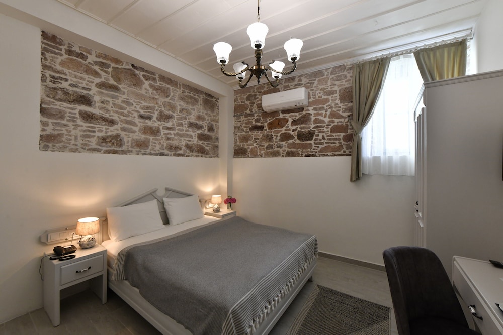 Economy Double Room photo 1