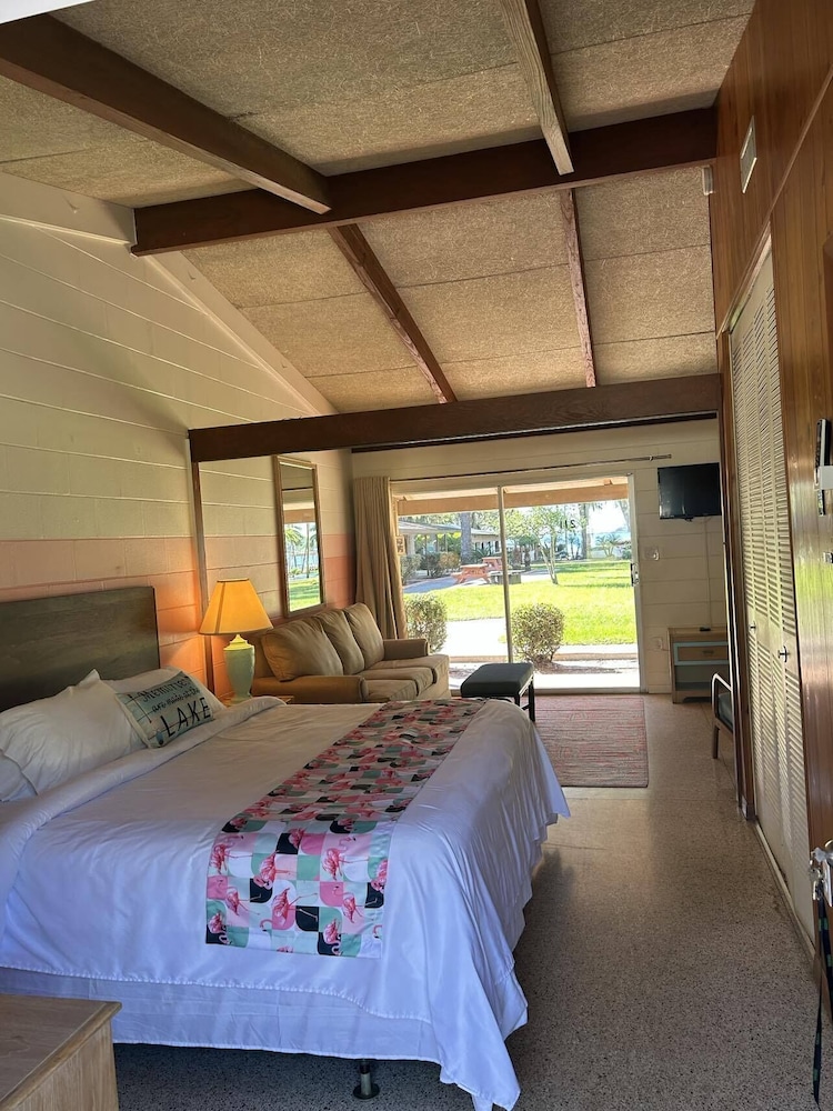 1 bedroom with kitchen