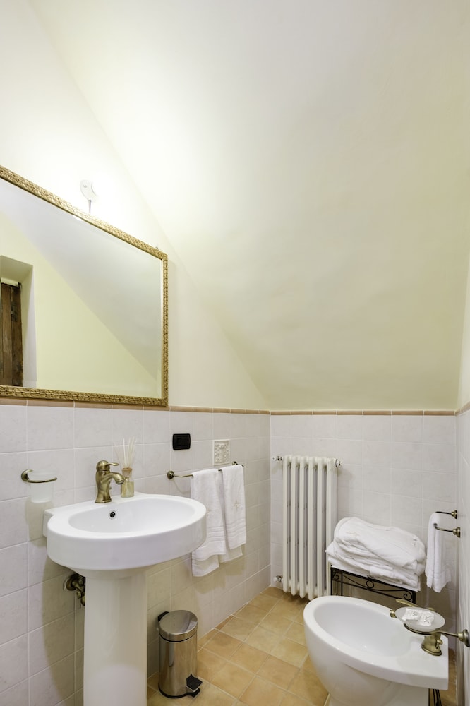Deluxe Suite photo 3