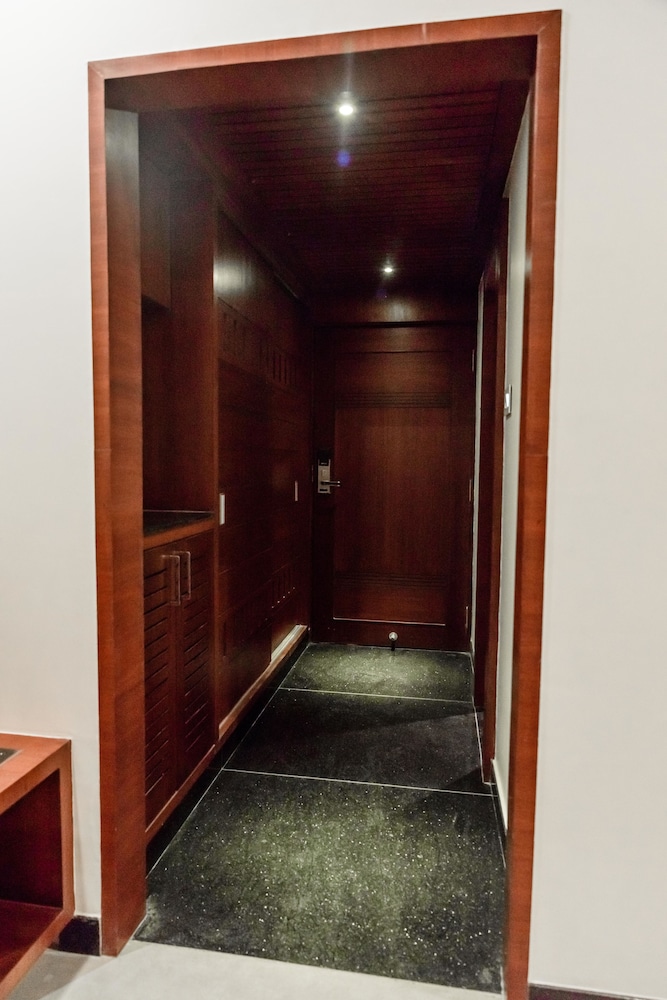 Royal Double Room, 1 King Bed, Accessible photo 2