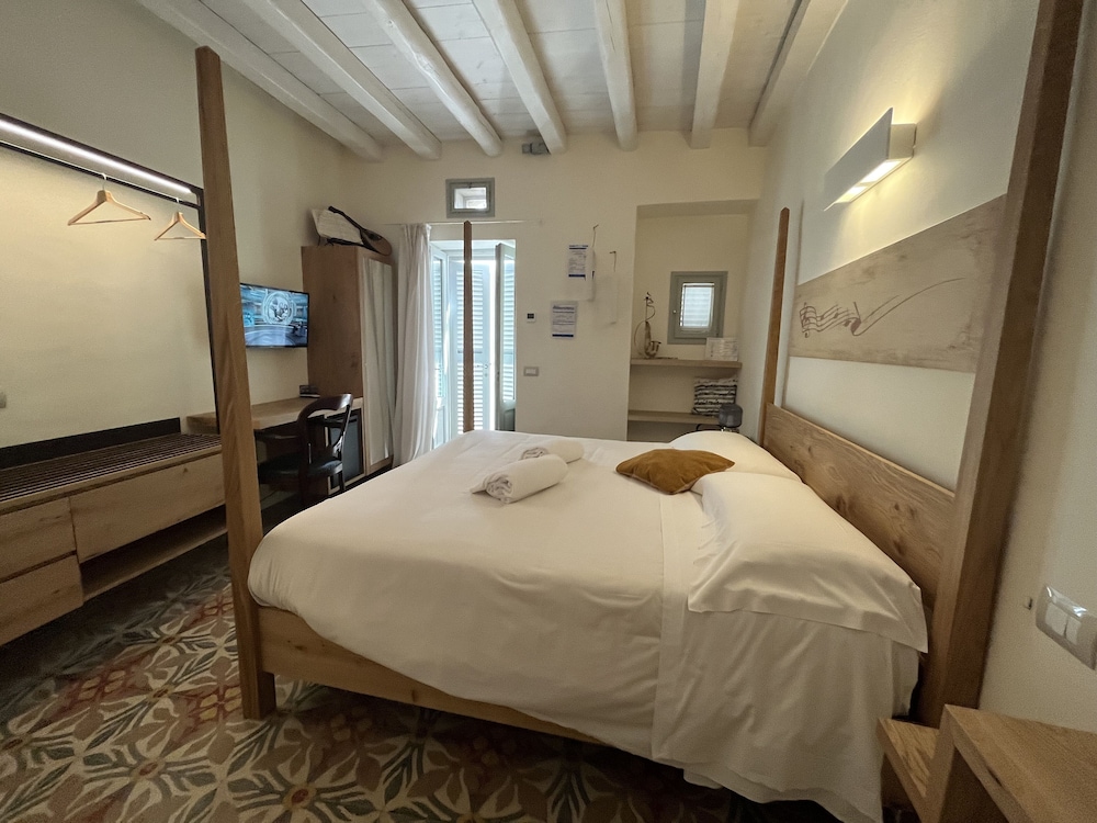 Basic Double Room, Ground Floor (No balcony)