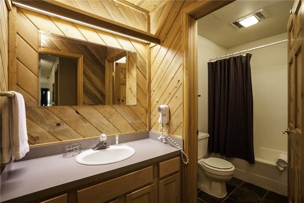 Condo, 1 Bedroom photo 2