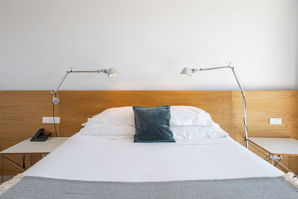 Classic Double Room, Balcony, River View photo 3