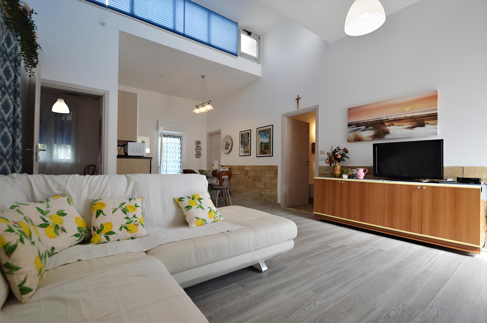 Apartment photo 2