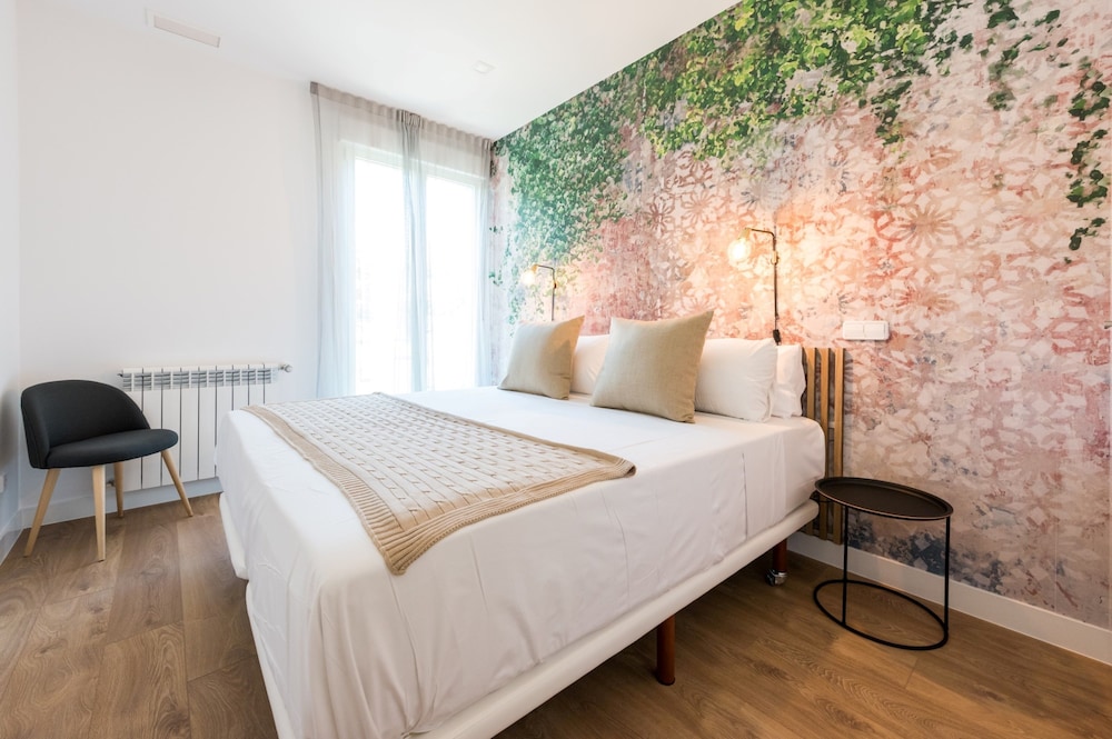 Standard Apartment (Skyline) photo 2