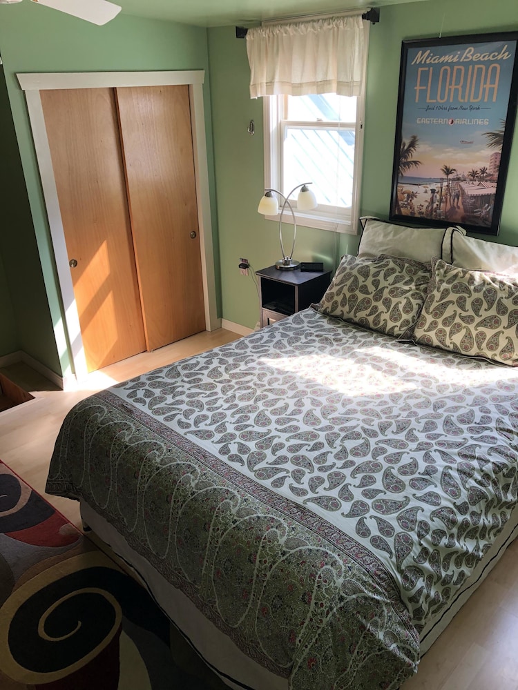Standard Double Room, Ensuite, Mountain View (Country Quilts)