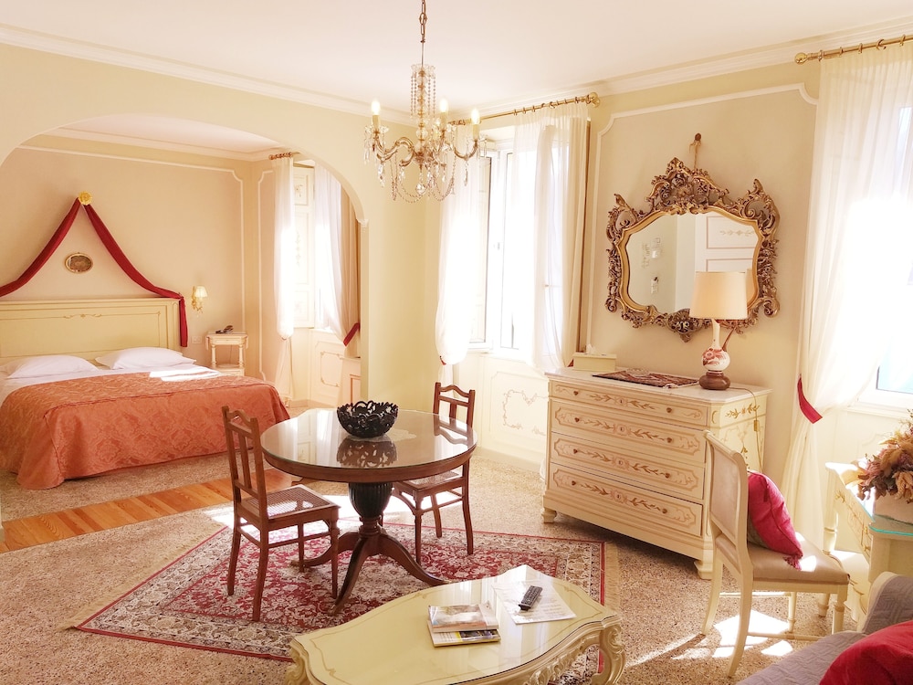 Suite monolocale Junior, vista lago