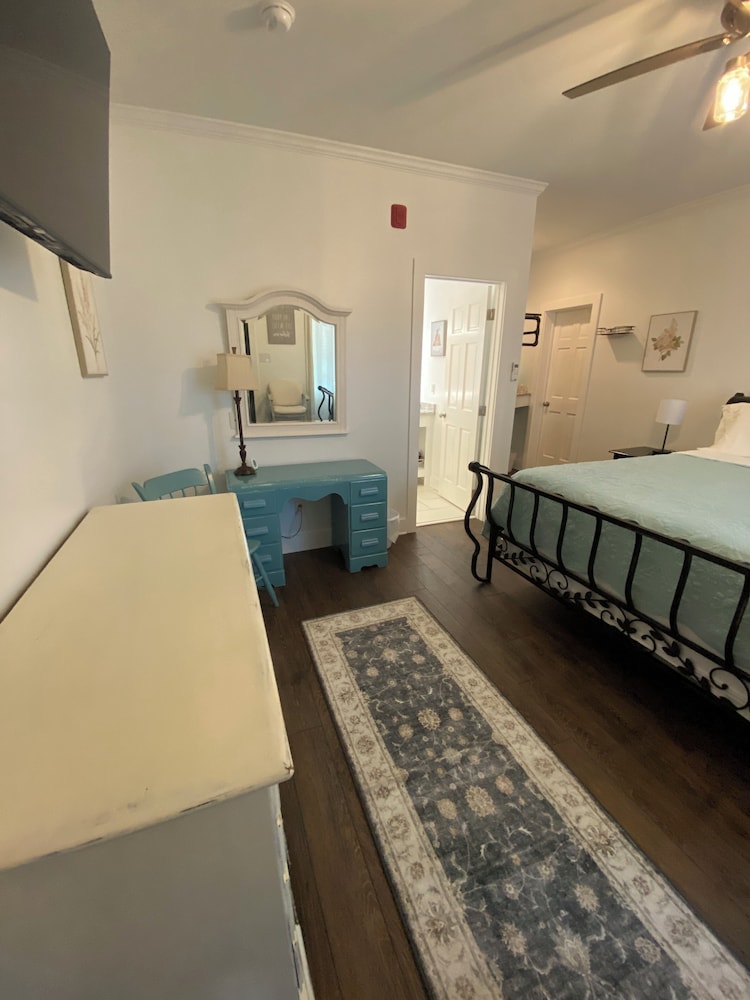 204 Duck Creek Room photo 2
