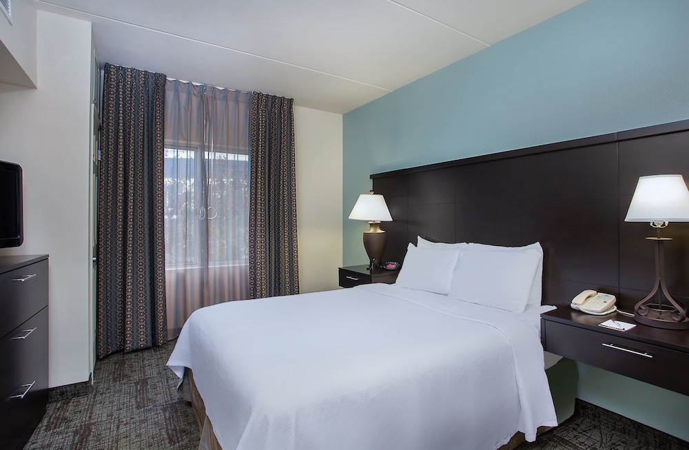 Studio Suite, 1 Queen Bed, Accessible, Kitchen (Accessible Tub) photo 2