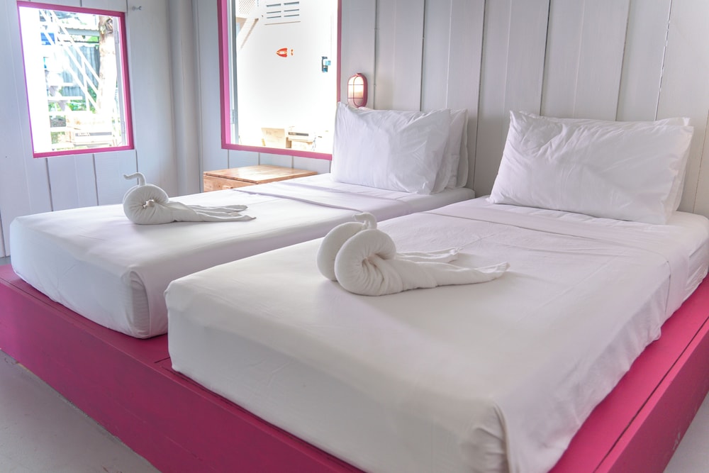 Standard Twin Room, 2 Twin Beds, Private Bathroom - Photo 2