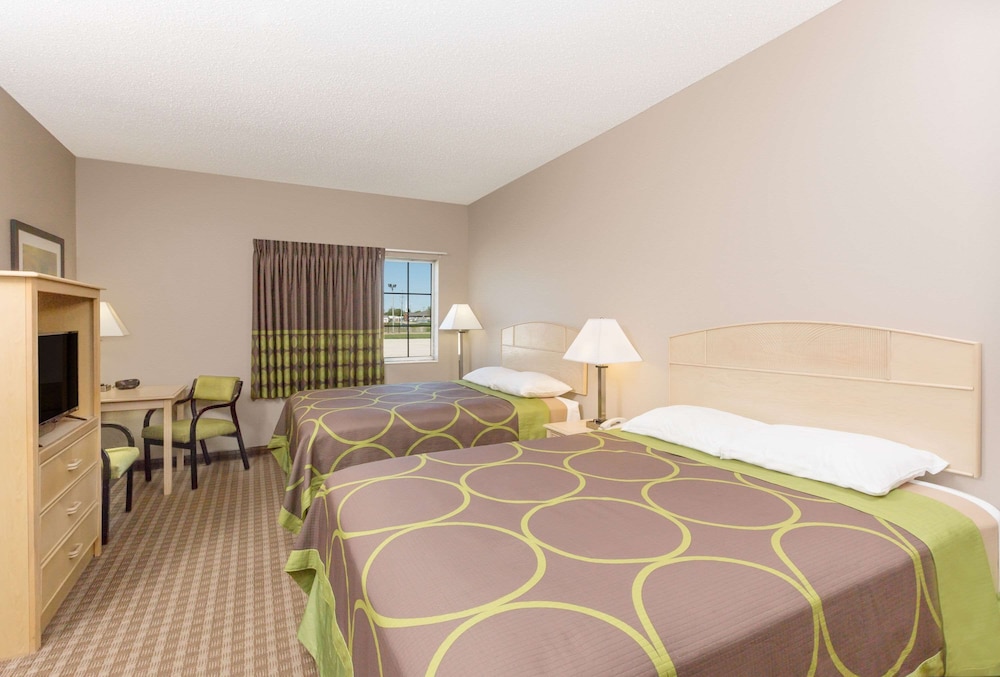Double Room, 2 Queen Beds, Non Smoking - Photo 1