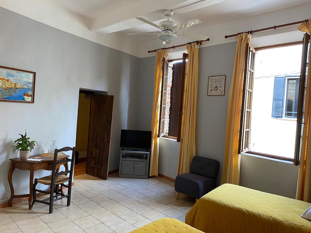 Classic Twin Room, 2 Twin Beds (Pamplemousse) photo 3