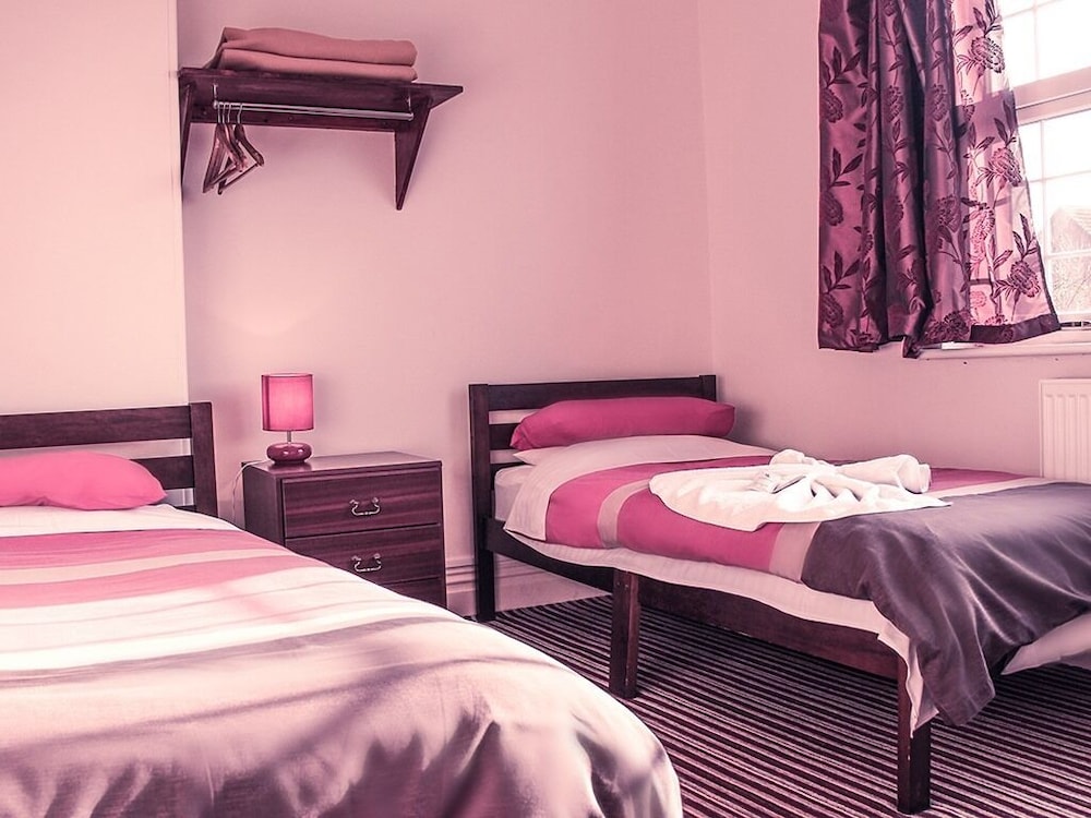 Twin Room, Shared Bathroom