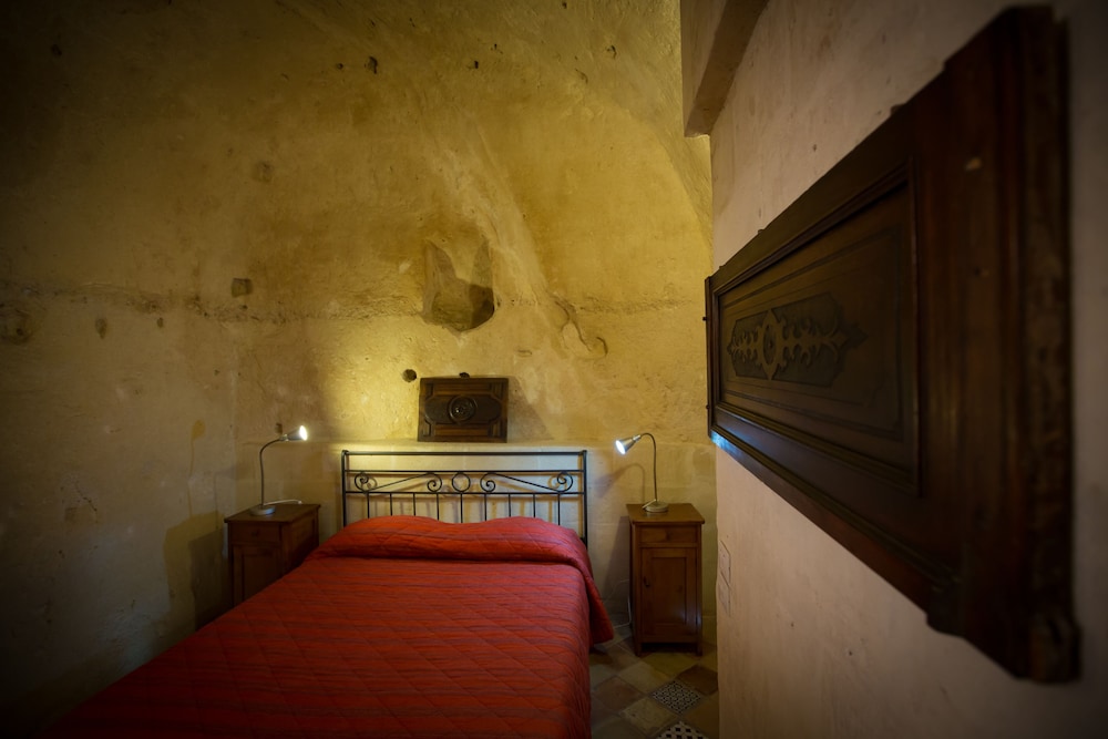 Superior Studio Suite - Photo 3