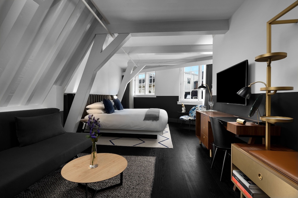 Suite, 1 King Bed with Sofa bed thumbnail 5