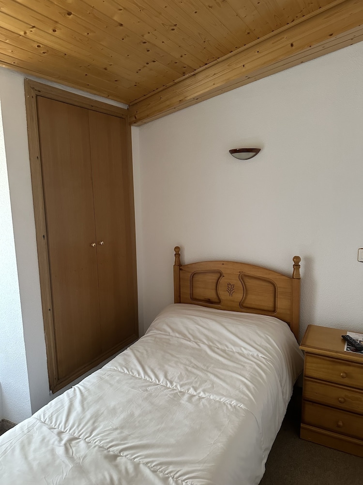 Habitación Sencilla Básica, Baño Compartido