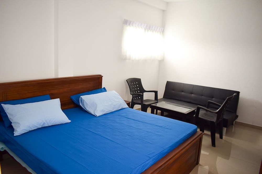 Studio, 1 Queen Bed, Private Bathroom photo 2