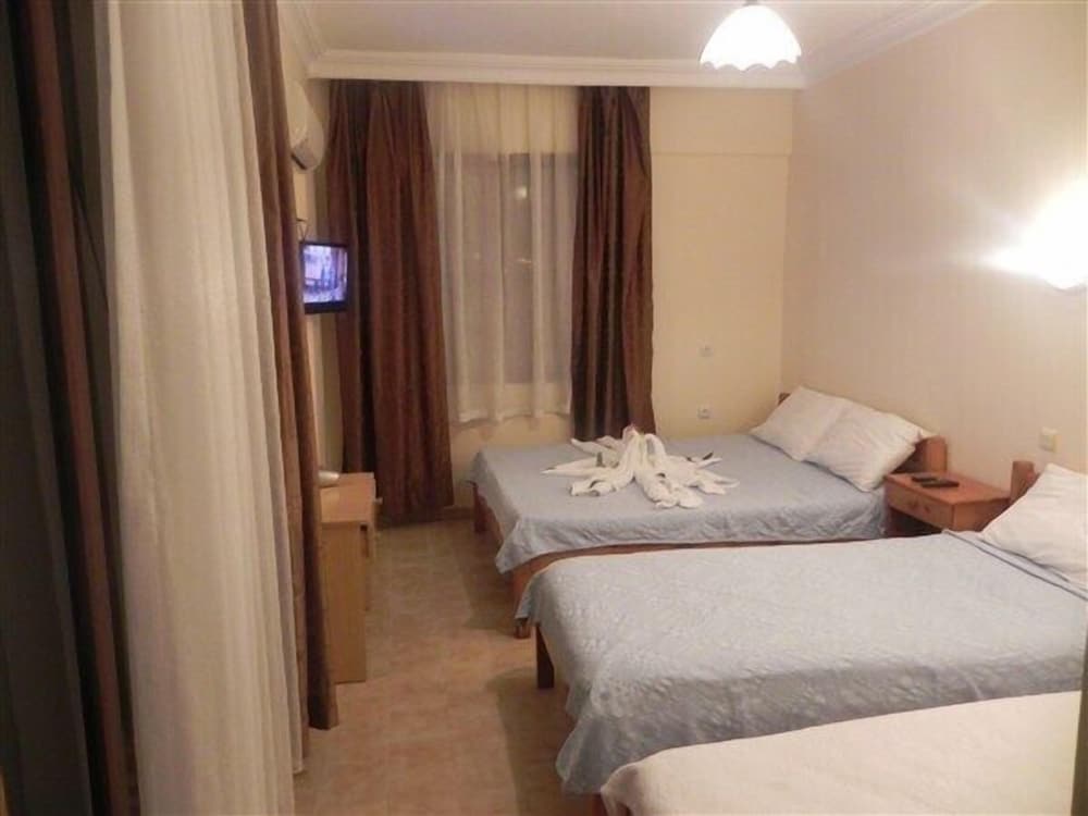 Economy Quadruple Room