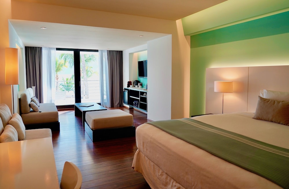Junior Studio Suite, Ocean View photo 2