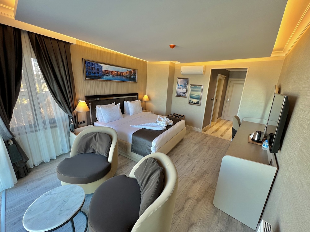 Deluxe Double Room - Photo 8