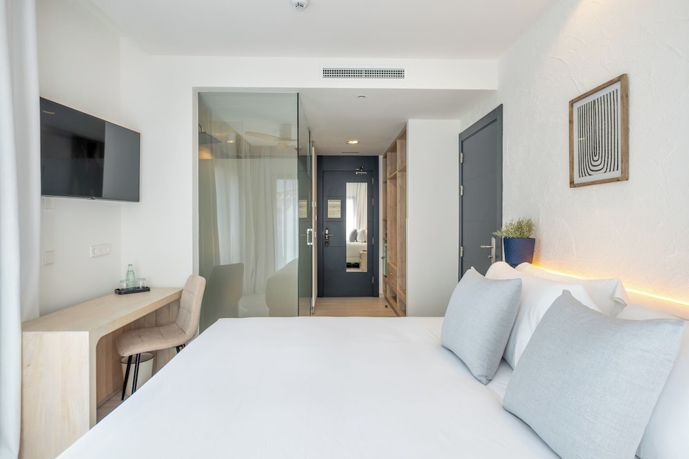 Standard Room photo 3