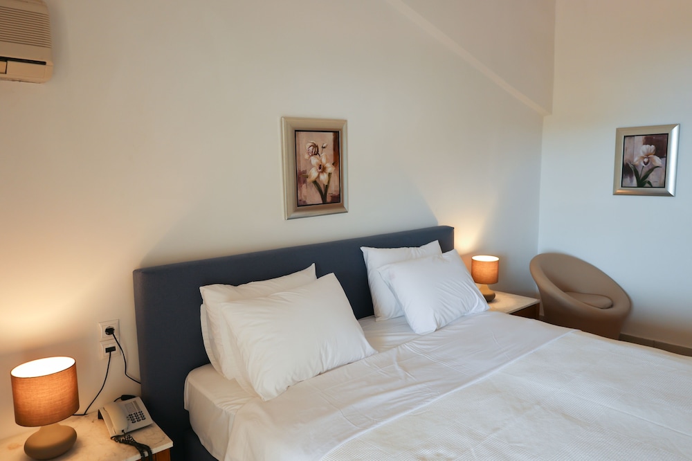 Standard Double or Twin Room, Sea View photo 3