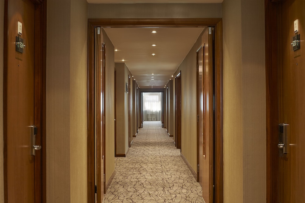 Premium Room, 1 King Bed (Deluxe) - Photo 2