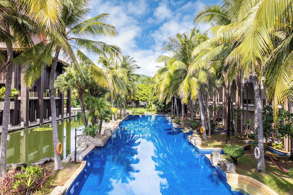Deluxe Room, 1 King Bed, Pool View - Photo 6
