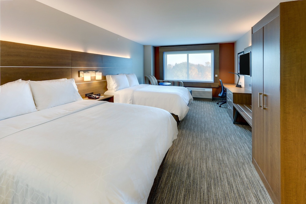 Standard Room, 2 Queen Beds, Accessible, Non Smoking (Communications) - Photo 5