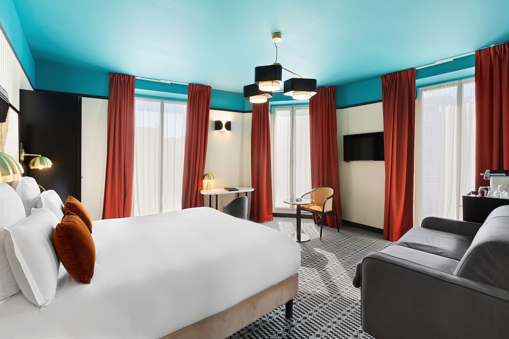 Junior Suite, 1 King Bed, Non Smoking (Twin bed on request;with Sofabed) - Photo 7