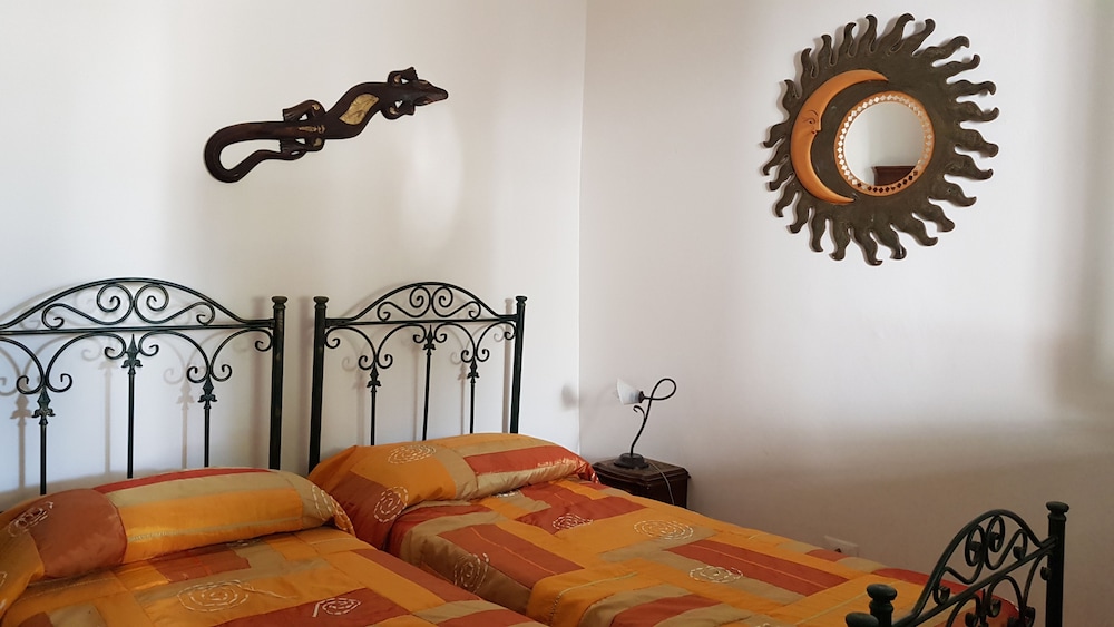 Economy Double Room (Muretto) photo 3
