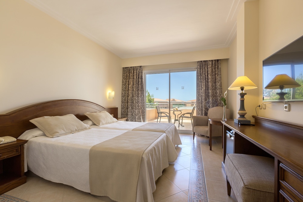 Triple Room, Balcony (3 Adults)
