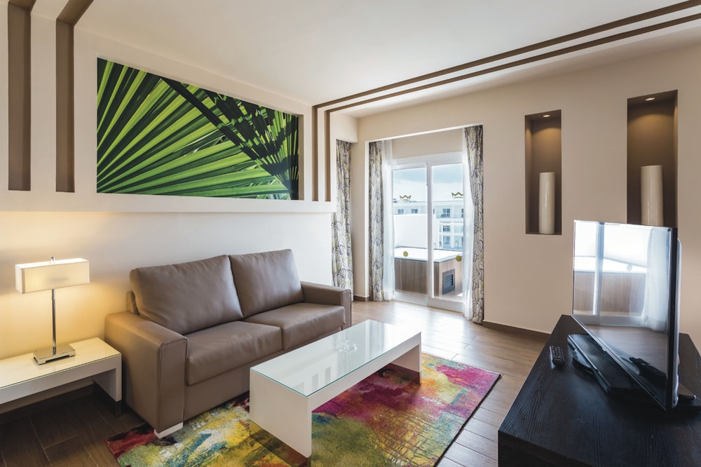 Suite, Jetted Tub, Ocean View (B2C-CA) photo 2