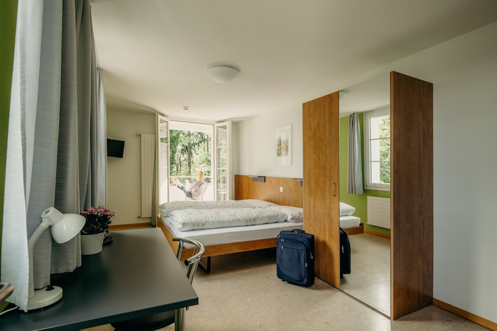 Standard Twin Room - Photo 3