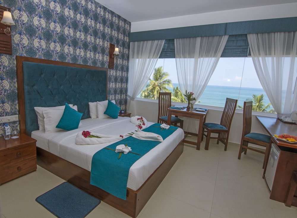 Deluxe Room With Direct Sea View photo 1
