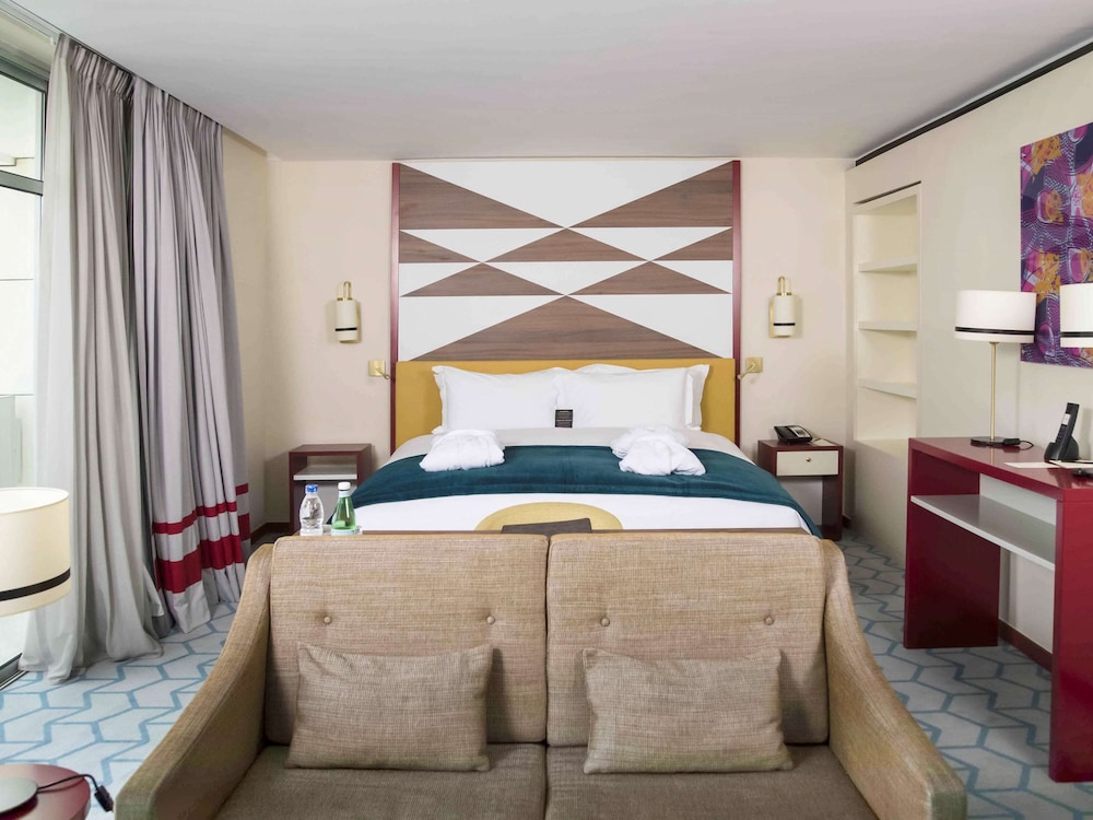 Junior Suite, 1 King Bed, Balcony photo 3