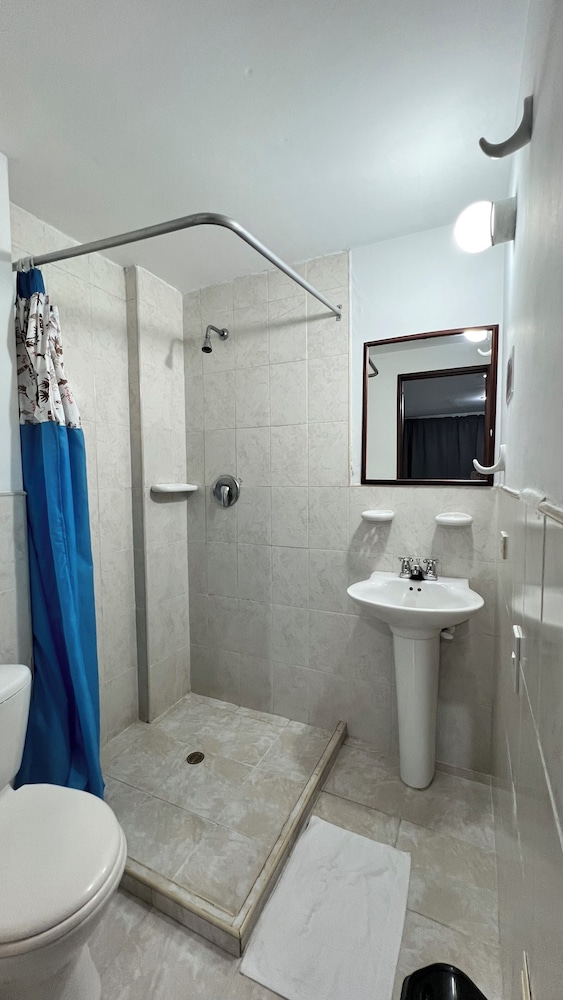 Standard Double Room - Photo 8