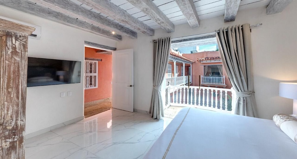 Premium Room, Balcony, Courtyard View photo 2